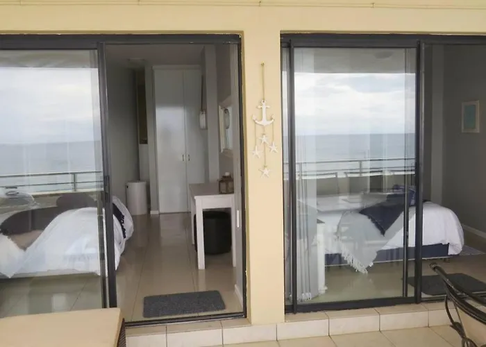 32 Lazy Lizard - Beautiful Sea Viewing Apartment